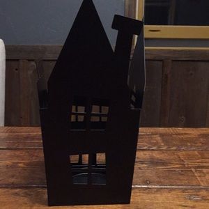 Adorable Halloween haunted house tea light